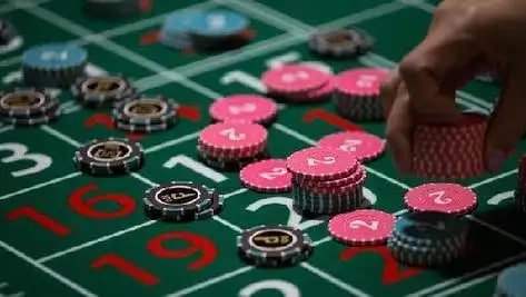 Live blackjack table on belijitu login with multilingual dealer